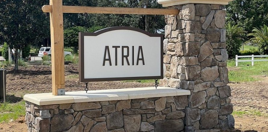 Atria at Ridgewood Lakes sobre plano en Davenport, Florida № 357247