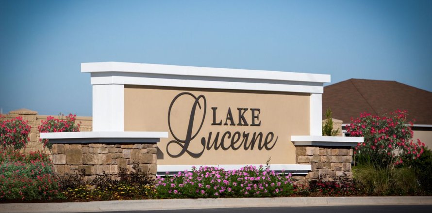 Lake Lucerne sobre plano en Winter Haven, Florida № 339607
