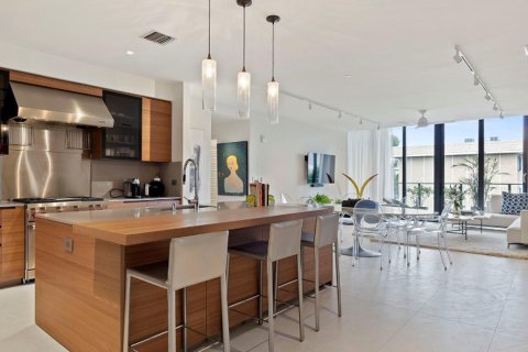 Apartment in THE FAIRCHILD COCONUT GROVE in Miami-Dade, Florida 3 bedrooms, 186 sq.m. № 21576 - photo 1