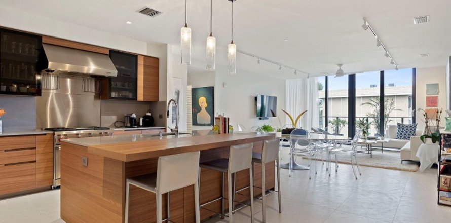 Appartement à THE FAIRCHILD COCONUT GROVE à Miami-Dade, Floride 3 chambres, 186 m2 № 21576