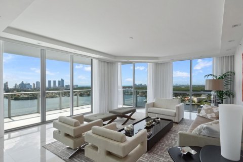 Apartment in THE RESERVE AT MARINA PALMS in North Miami Beach, Florida 3 bedrooms, 222 sq.m. № 466 - photo 1
