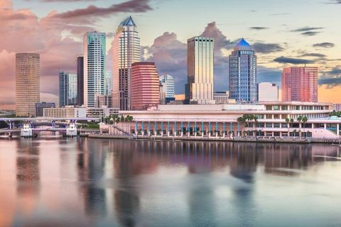 Продажи недвижимости во Флориде сократились на 30% в денежном выражении относительно 2021 г.