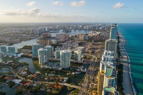 In December 2022, the volume of residential sales in South Florida reduced by 50% in monetary terms