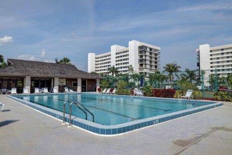 Condo in Hutchinson Island South, Florida, 2 bedrooms  № 1159885 - photo 4