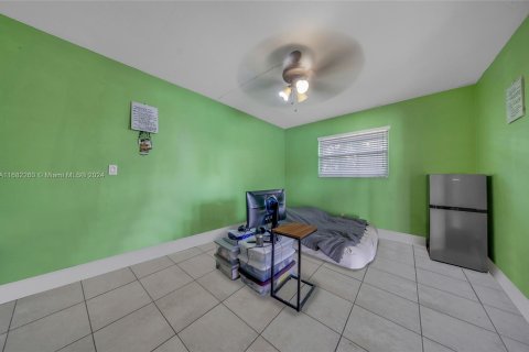 House in Fort Lauderdale, Florida 4 bedrooms, 146.04 sq.m. № 1415481 - photo 13