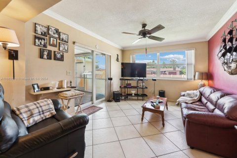 Casa en venta en Hollywood, Florida, 3 dormitorios, 175.77 m2 № 1415390 - foto 24