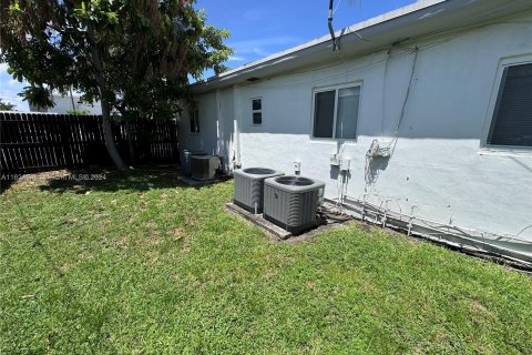 Immobilier commercial à vendre à Miami, Floride: 178.37 m2 № 1271534 - photo 14