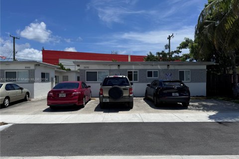 Commercial property in Miami, Florida 178.37 sq.m. № 1271534 - photo 2