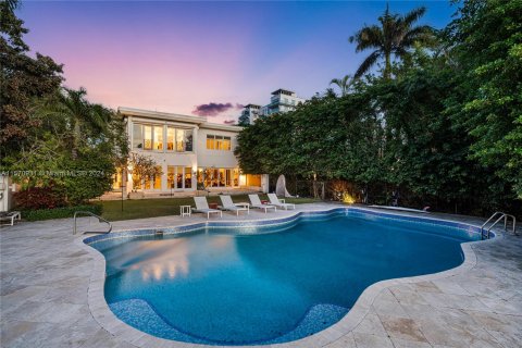 Villa ou maison à vendre à Miami Beach, Floride: 7 chambres, 539.86 m2 № 1128500 - photo 1