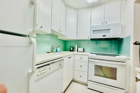 Copropriété à vendre à Miami Beach, Floride: 52.58 m2 № 1386153 - photo 1