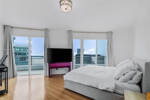 Condo in Miami, Florida, 2 bedrooms  № 1386109 - photo 13