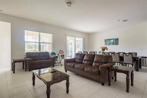 Villa ou maison à vendre à Kissimmee, Floride: 12 chambres, 448.81 m2 № 881918 - photo 5