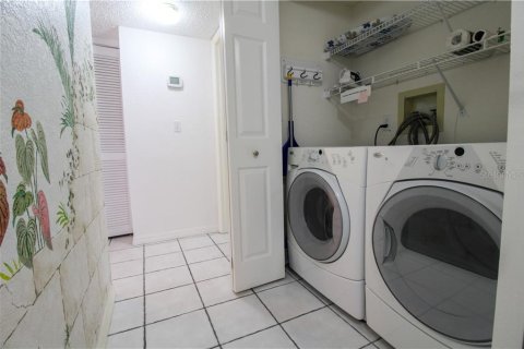 Condo in Punta Gorda, Florida, 2 bedrooms  № 213608 - photo 7