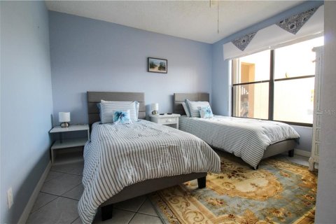 Condo in Punta Gorda, Florida, 2 bedrooms  № 213608 - photo 15