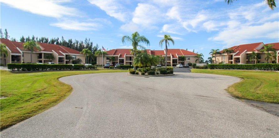 Condo in Punta Gorda, Florida, 2 bedrooms  № 213608