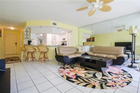 Condo in Punta Gorda, Florida, 2 bedrooms  № 213608 - photo 23