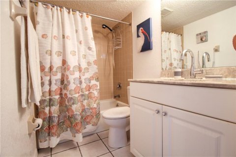 Condo in Punta Gorda, Florida, 2 bedrooms  № 213608 - photo 14