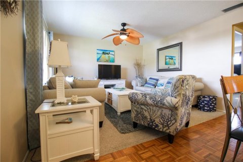 Apartment in Venice, Florida 2 bedrooms, 75.34 sq.m. № 213607 - photo 4