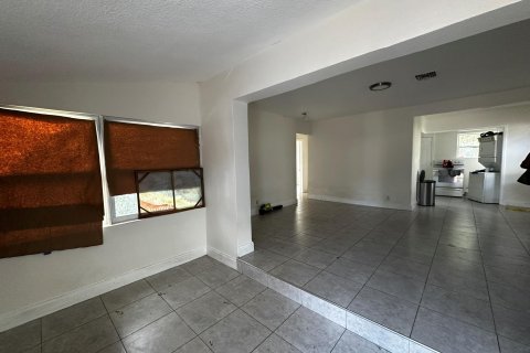 House in Fort Lauderdale, Florida 2 bedrooms, 111.48 sq.m. № 936712 - photo 7