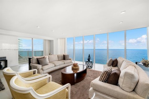 Condo in Sunny Isles Beach, Florida, 4 bedrooms  № 1365770 - photo 4