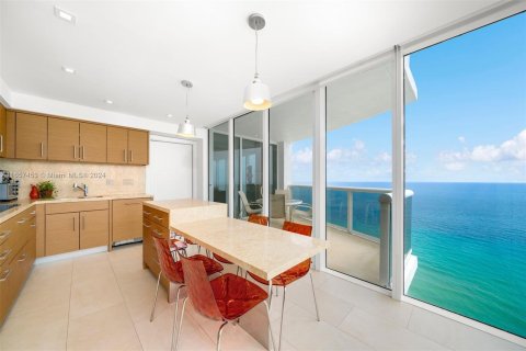 Copropriété à vendre à Sunny Isles Beach, Floride: 4 chambres, 366.5 m2 № 1365770 - photo 12