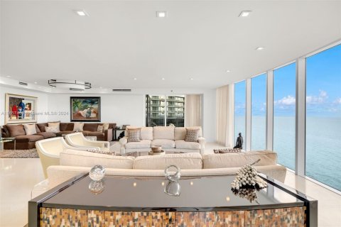 Condo in Sunny Isles Beach, Florida, 4 bedrooms  № 1365770 - photo 10