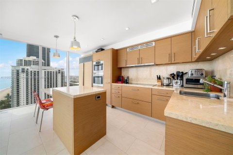 Copropriété à vendre à Sunny Isles Beach, Floride: 4 chambres, 366.5 m2 № 1365770 - photo 11