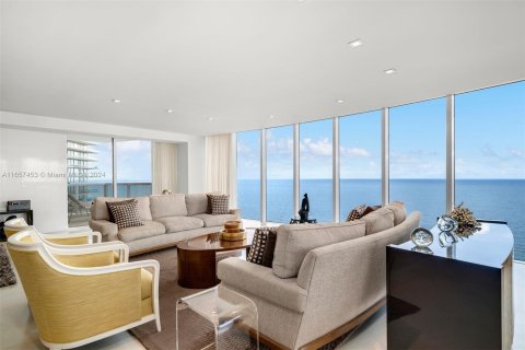 Condominio en venta en Sunny Isles Beach, Florida, 4 dormitorios, 366.5 m2 № 1365770 - foto 3