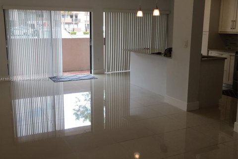 Condominio en venta en Miami, Florida, 2 dormitorios, 108.7 m2 № 1365769 - foto 3