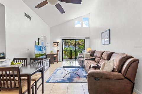 Condo in Orlando, Florida, 1 bedroom  № 1362828 - photo 2