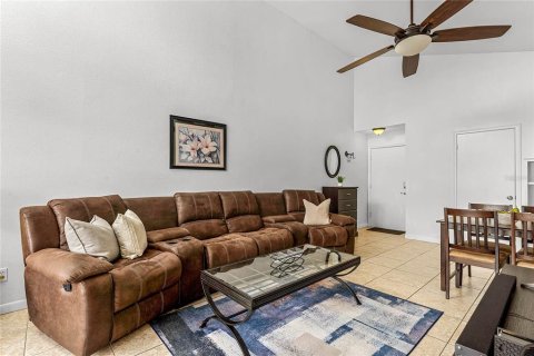 Condo in Orlando, Florida, 1 bedroom  № 1362828 - photo 26