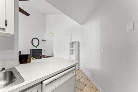 Condo in Orlando, Florida, 1 bedroom  № 1362828 - photo 22