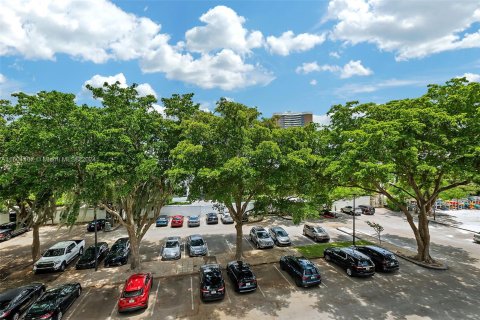 Condo in Miami, Florida, 1 bedroom  № 1224047 - photo 27