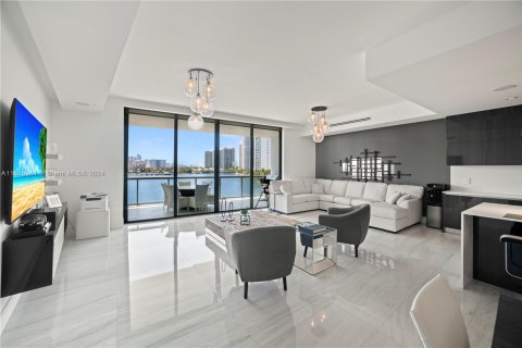 Copropriété à vendre à Aventura, Floride: 3 chambres, 249.72 m2 № 1173026 - photo 11