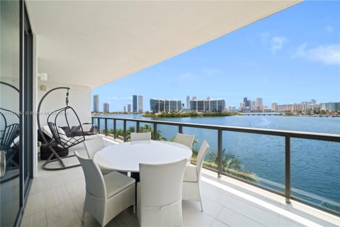 Copropriété à vendre à Aventura, Floride: 3 chambres, 249.72 m2 № 1173026 - photo 16