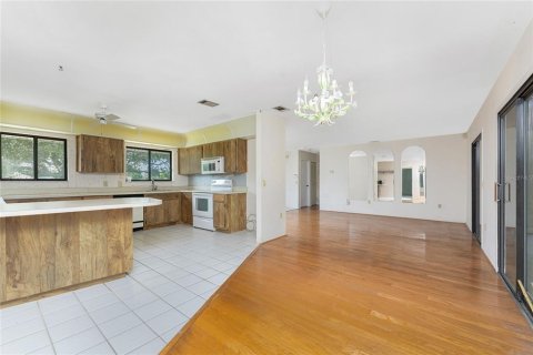 House in Port Charlotte, Florida 3 bedrooms, 152.92 sq.m. № 1365077 - photo 11