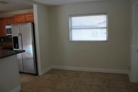 House in Orlando, Florida 3 bedrooms, 125.98 sq.m. № 1365045 - photo 4