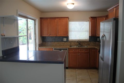 House in Orlando, Florida 3 bedrooms, 125.98 sq.m. № 1365045 - photo 2