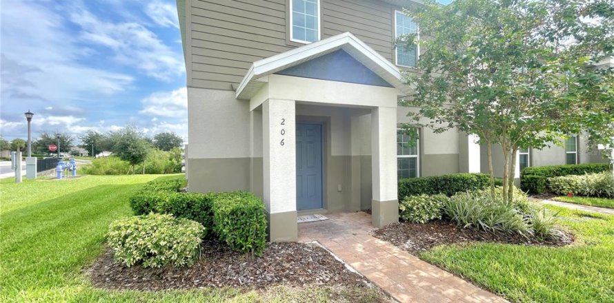 Townhouse in Davenport, Florida 4 bedrooms, 184.13 sq.m. № 1365044