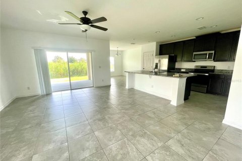 Townhouse in Davenport, Florida 4 bedrooms, 184.13 sq.m. № 1365044 - photo 2