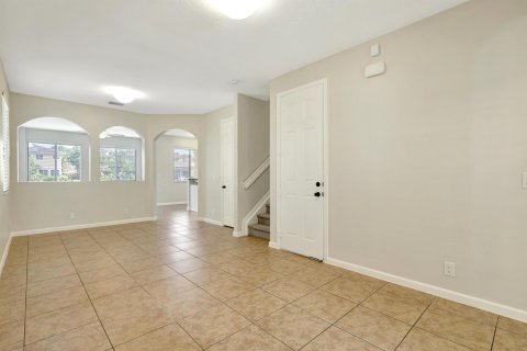 Townhouse in Lake Worth, Florida 3 bedrooms, 174.75 sq.m. № 1134915 - photo 25