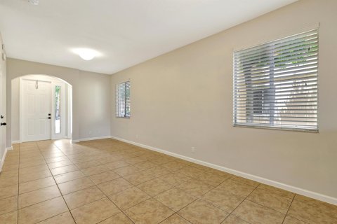 Townhouse in Lake Worth, Florida 3 bedrooms, 174.75 sq.m. № 1134915 - photo 23