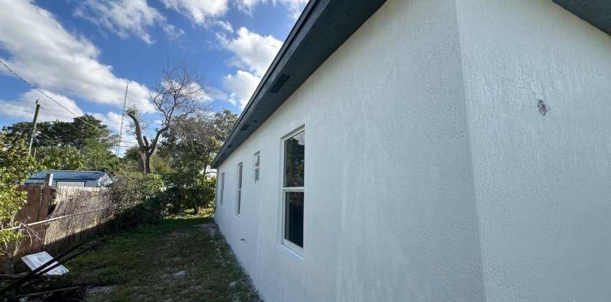 House in West Park, Florida 3 bedrooms, 139.82 sq.m. № 1134956