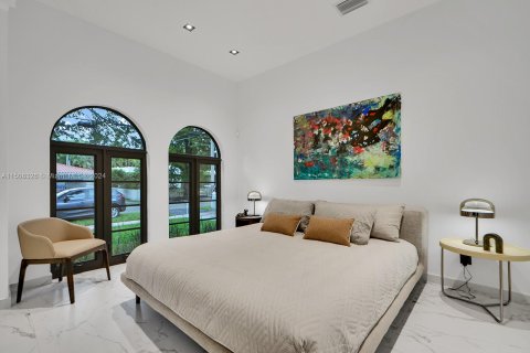 Купить виллу или дом в Корал-Гейблс, Флорида 4 спальни, № 929350 - фото 18
