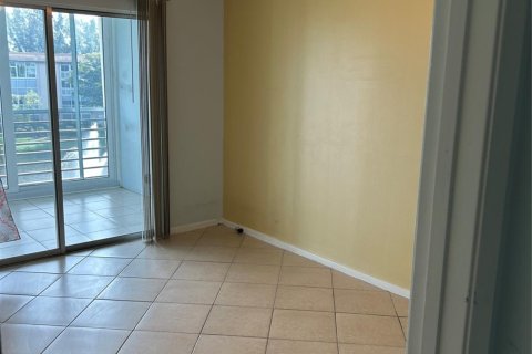 Condominio en venta en Coconut Creek, Florida, 2 dormitorios, 93.09 m2 № 990527 - foto 5