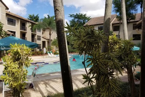 Condominio en venta en Pompano Beach, Florida, 2 dormitorios, 106.65 m2 № 851324 - foto 15