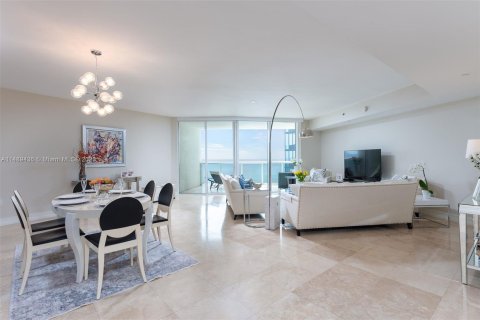 Condo in Sunny Isles Beach, Florida, 2 bedrooms  № 851320 - photo 20