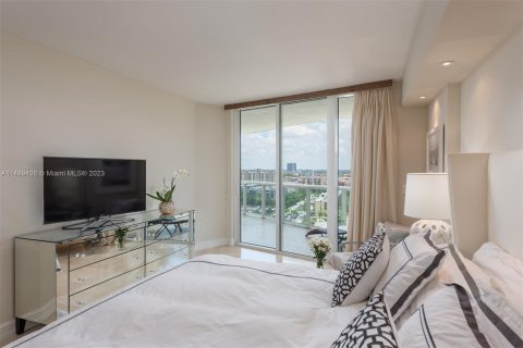 Condo in Sunny Isles Beach, Florida, 2 bedrooms  № 851320 - photo 16