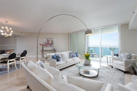 Condo in Sunny Isles Beach, Florida, 2 bedrooms  № 851320 - photo 18