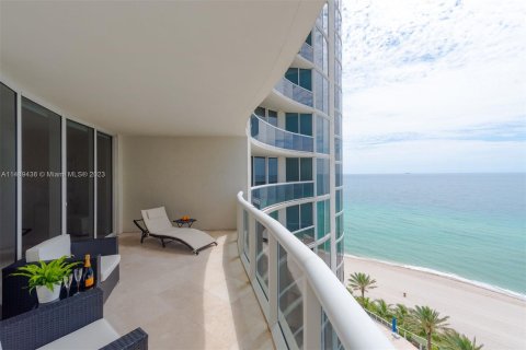 Condo in Sunny Isles Beach, Florida, 2 bedrooms  № 851320 - photo 3